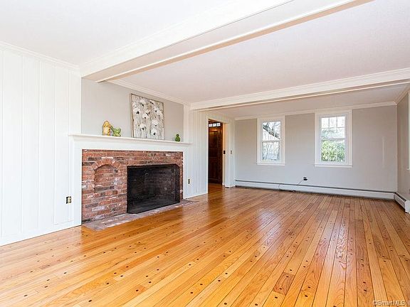 4th image of 74 Blueberry Ln