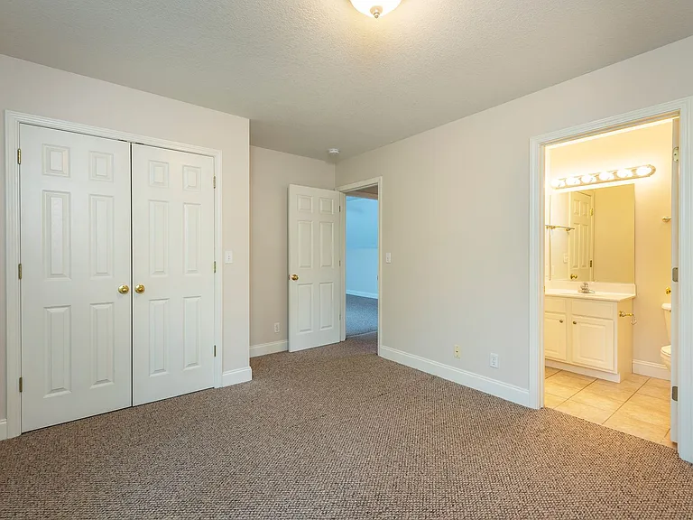 3 Teresa Way — Photo 31