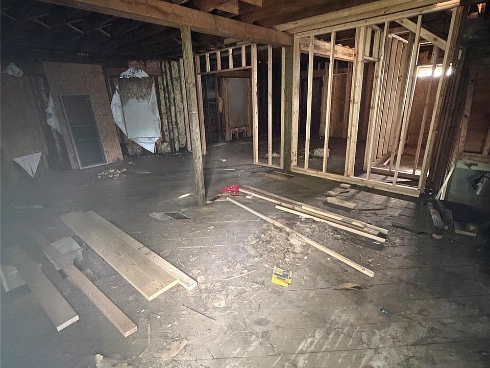 2nd image of 2917 Fenton Rd