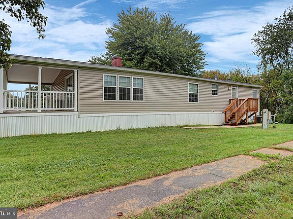3rd image of 150 Rustic Dr