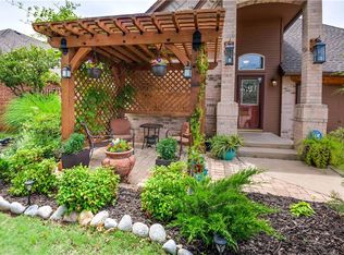 14137 Arapaho Rd, Edmond, OK 73013