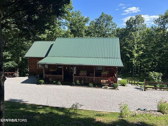 2nd image of 18 Buffalo Cove Ln