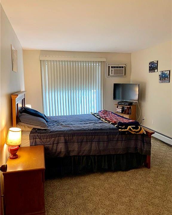 1st image of 107 Country Club Ln