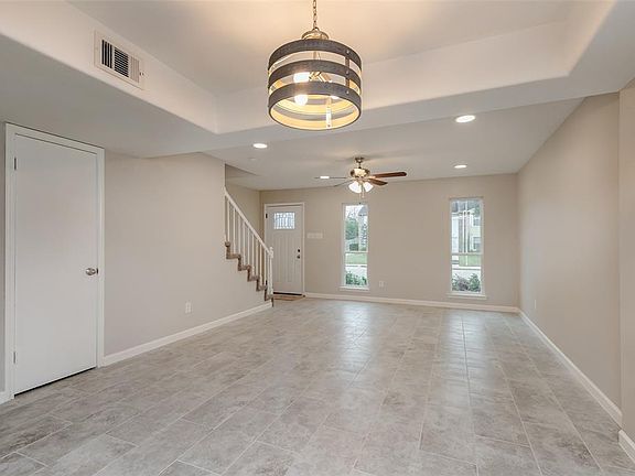 4th image of 10154 Longmont Dr #38/9