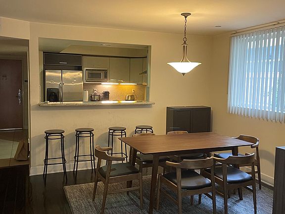 3rd image of 1409 S Westgate Ave APT 102