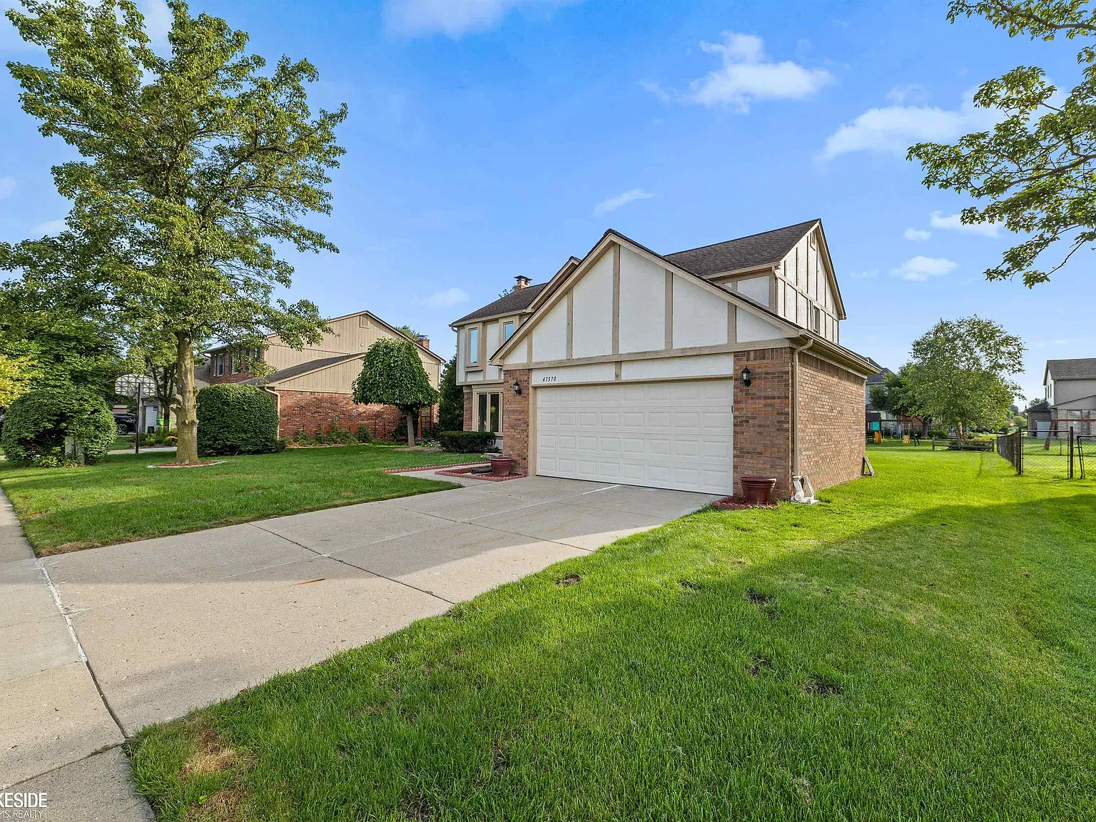 4 bed, 2.5 bath, 2998 sqft, $3,000 — Photo 3