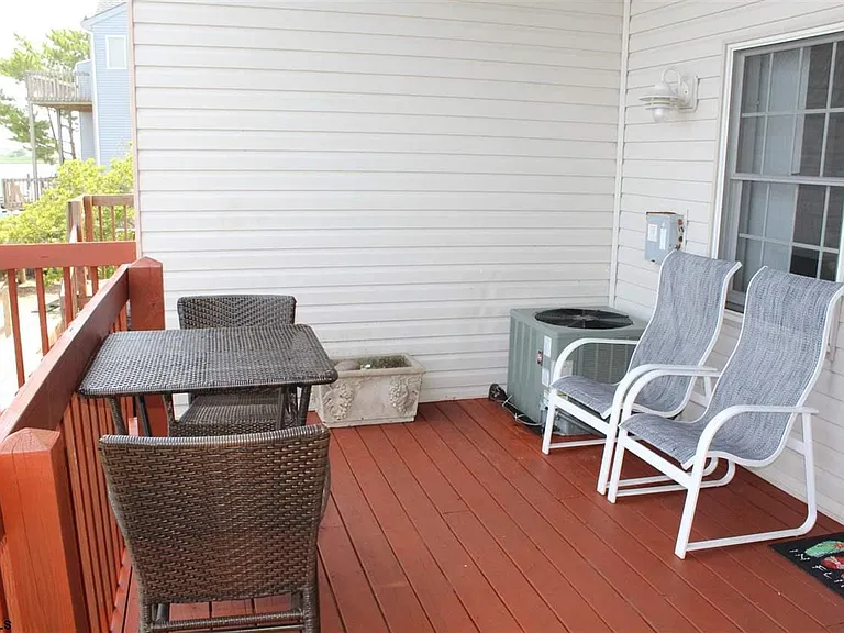 1101 E Shore Dr #C — Photo 9