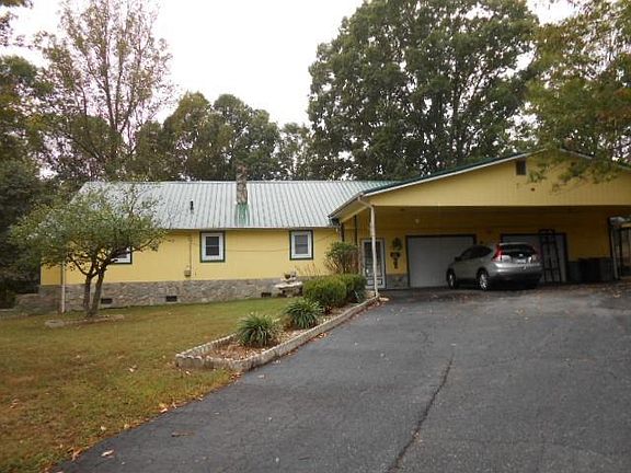 4th image of 431 High Cir NE
