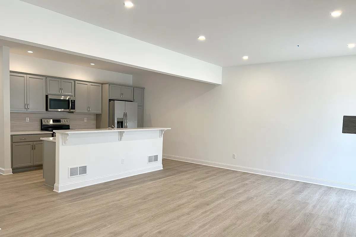 Building Photo - 24 Landon Ln #24