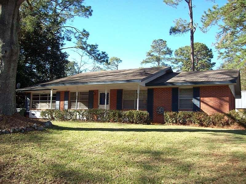 1st image of 1800 Quince Dr