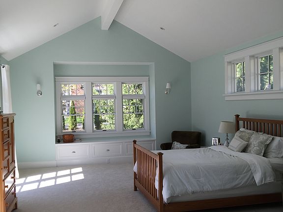 3rd image of 300 Amherst Ave