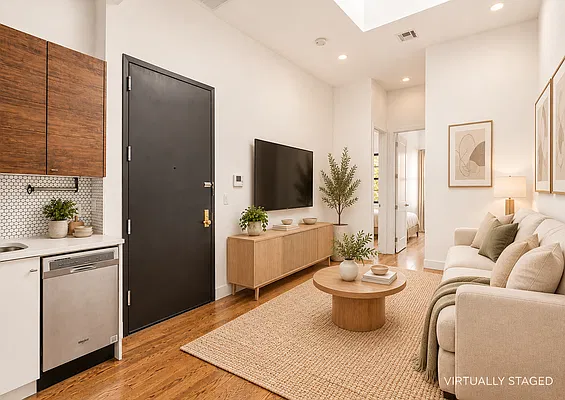 Living room, photo 1