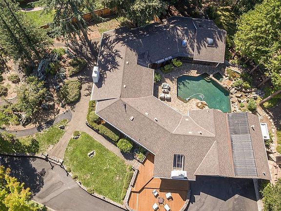 2nd image of 25 Crane Dr