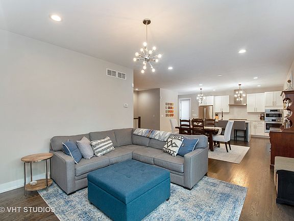 3rd image of 1939 N Humboldt Blvd APT 1E