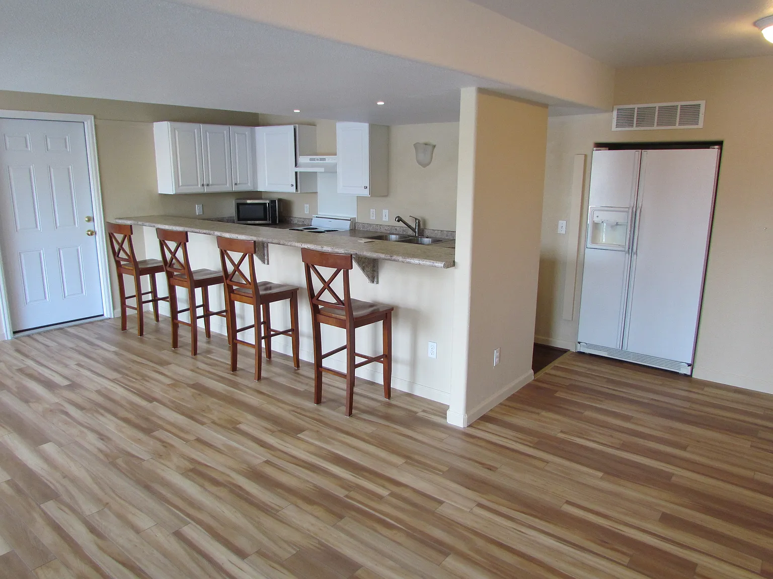 S Newland Ct, Lakewood — Photo 3