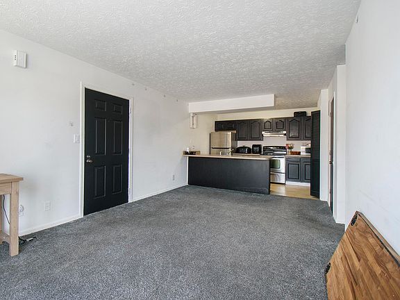 4th image of 1006 Clarinet Blvd E