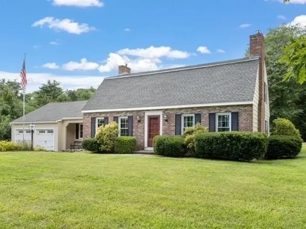 31 Mount Lebanon St, Pepperell, MA 01463