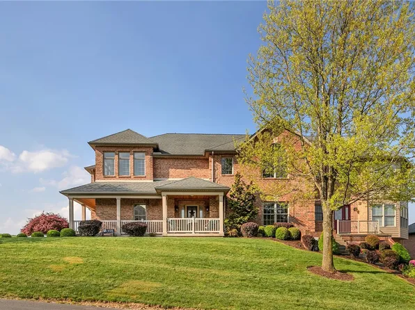 1026 Blackthorne Dr, Jeannette, PA 15644