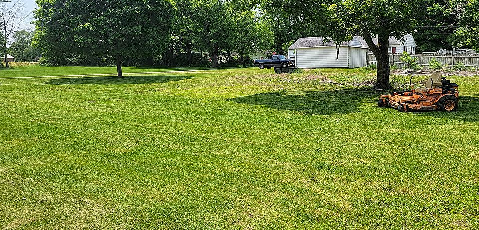 1st image of 608 W Malissa Ave