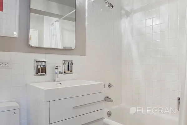 Sold by (Legacy) Elegran | media 14