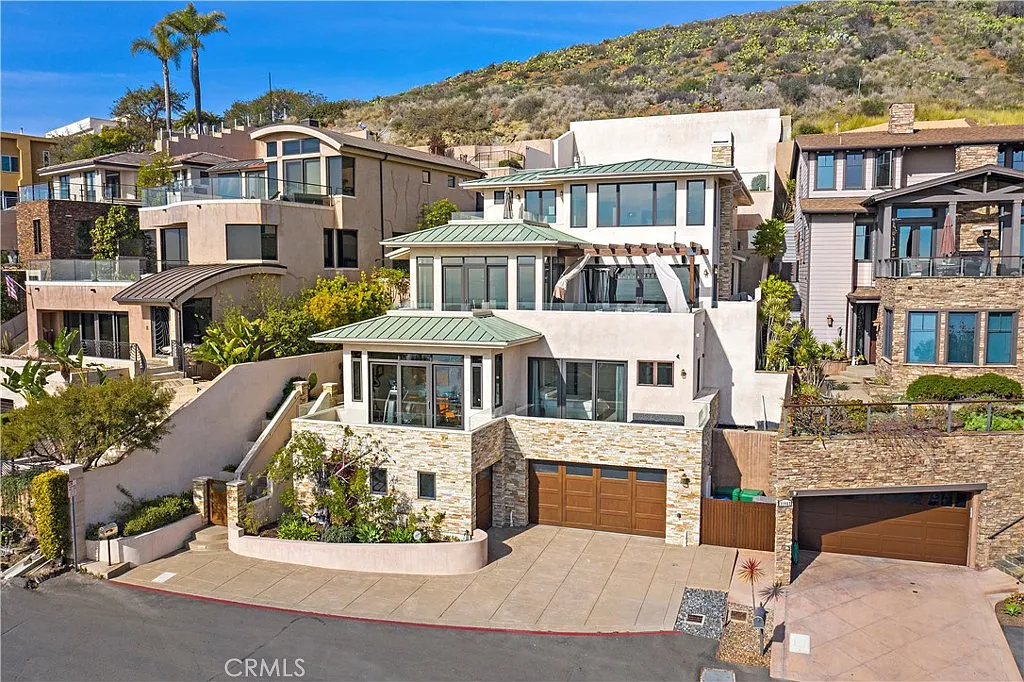 5 bed, 5.5 bath, 4161 sqft, $20,000 — Photo 3