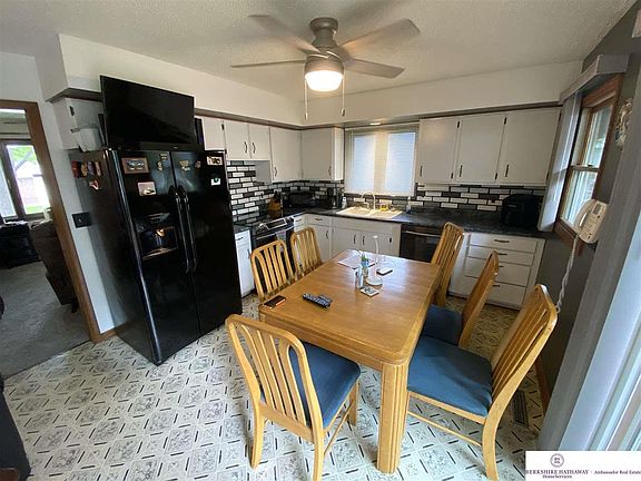 4th image of 1215 Knox St