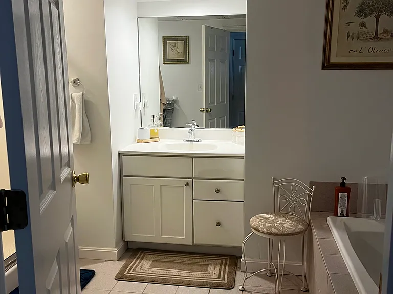 142-142 Page Rd #R — Photo 13