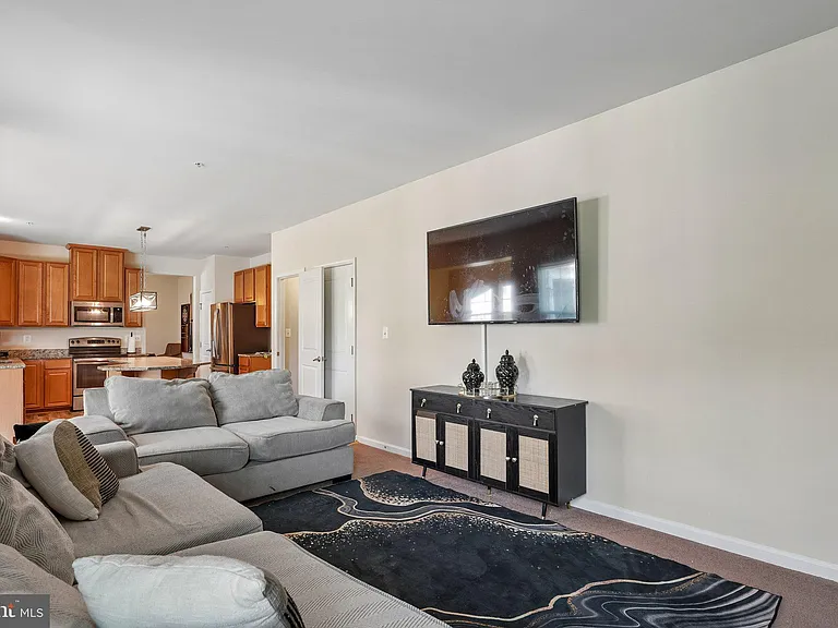 14315 Devinger Pl — Photo 8