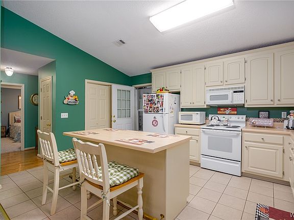 5th image of 5143 Woodland Trce