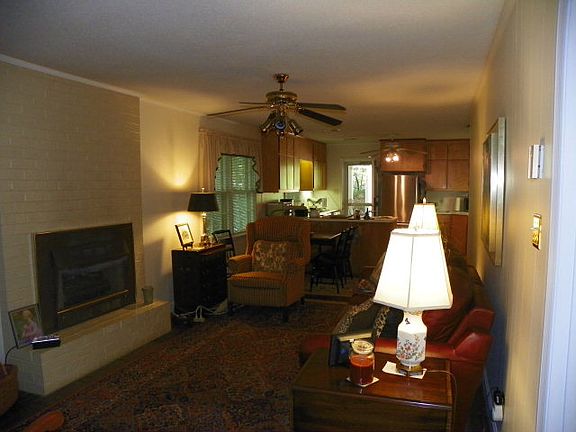 5th image of 730 Cresthill Dr