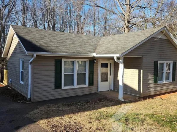 10 River Ct, Greenville, SC 29617