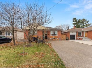 7 N Heights Rd, Toronto, ON M9B 2T2