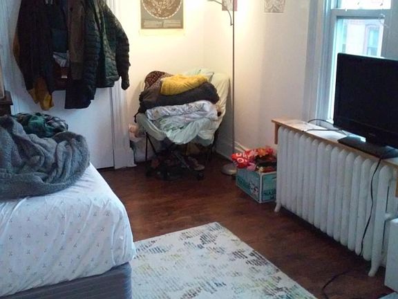 2nd image of 2711 Brown St Floor 3