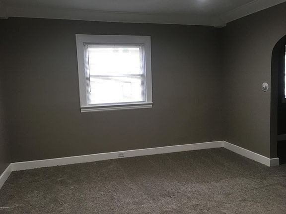 2nd image of 1150 Alexander St SE #1