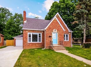 1114 Villaview Rd, Cleveland, OH 44119