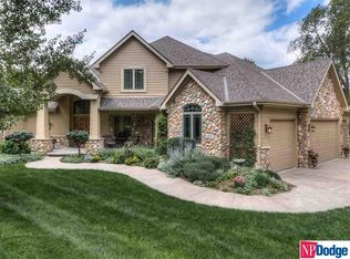 1093 Willow Wood Cir, Omaha, NE 68152
