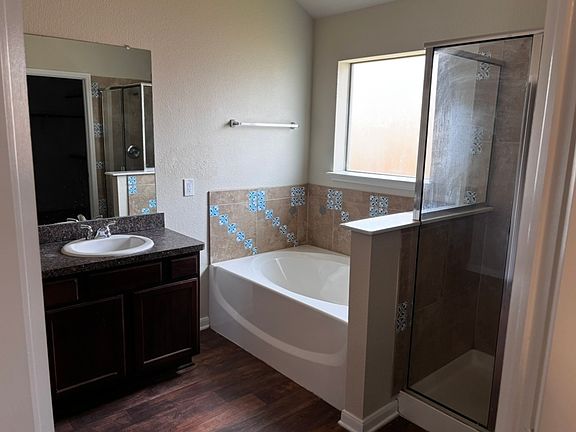 5th image of 5105 Glen Eden Dr
