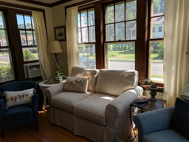 Sunroom furnished