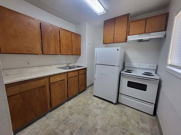 5th image of 2622 SE 84th Ave APT C