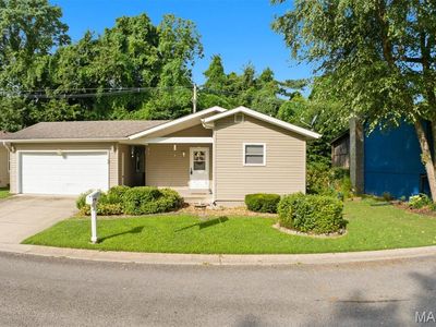 8 Singletree Ln, Glen Carbon, IL, 62034
