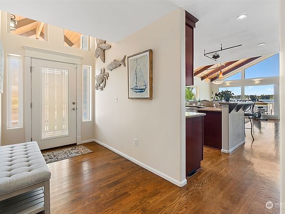 4th image of 843 173rd Street S