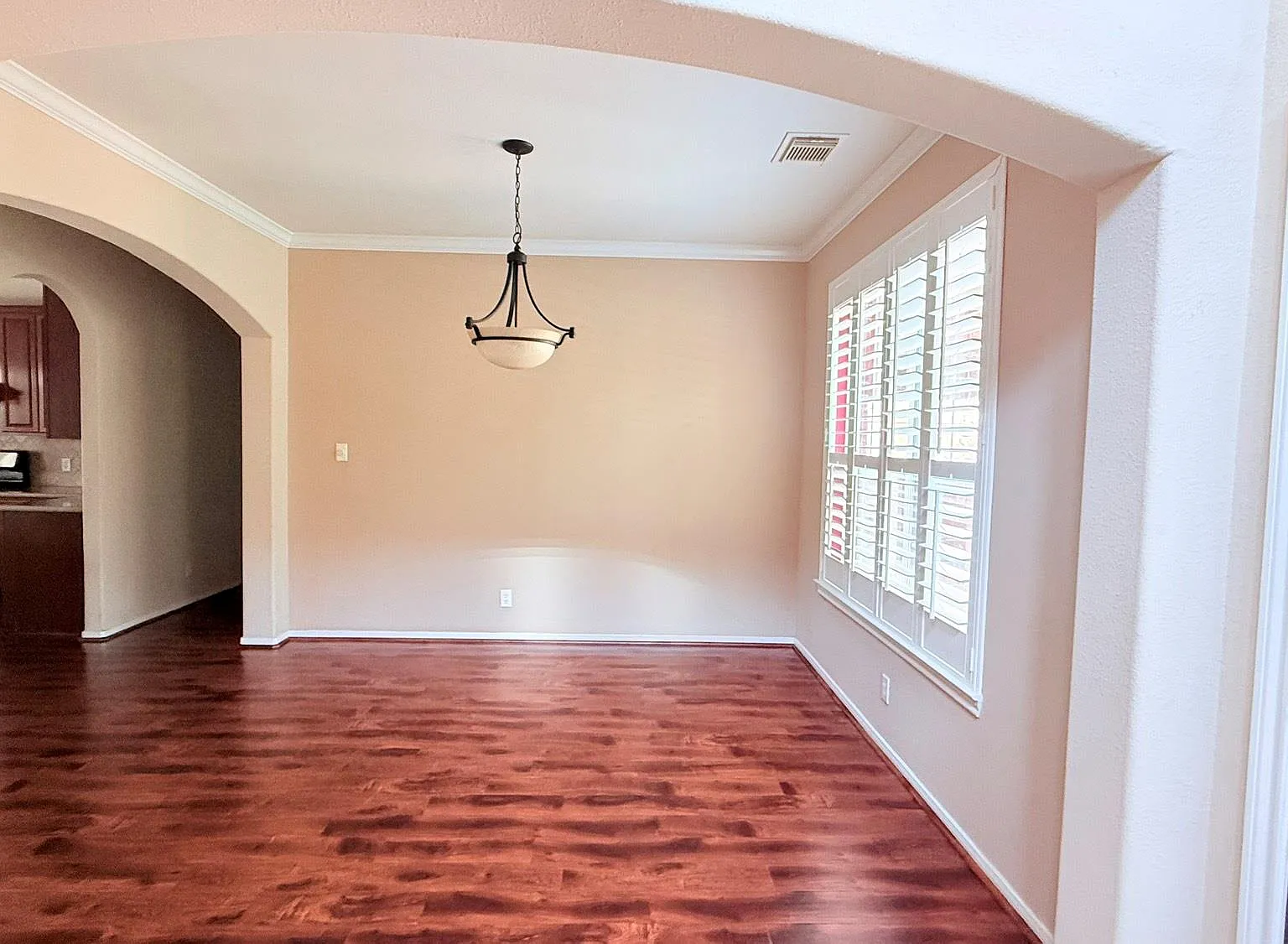 4 bed, 2.5 bath, 2371 sqft, $2,350 — Photo 4
