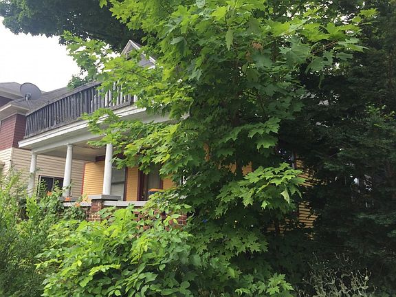 3rd image of 21 Dennis Ave SE