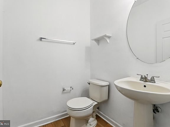 5th image of 11438 Abner Ave