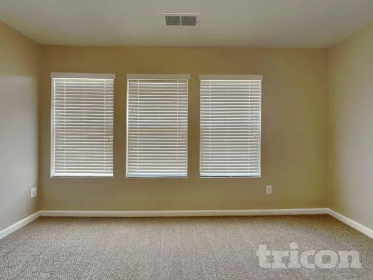 196 Sims Ct — Photo 10