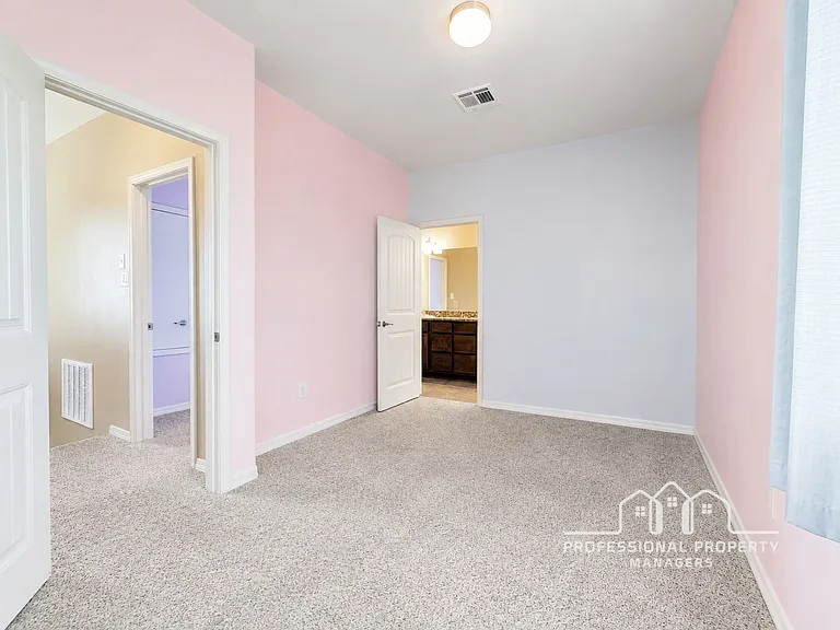 2845 W 31st Ln — Photo 13