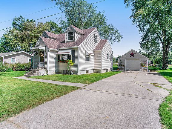 2nd image of 1842 104th Ave