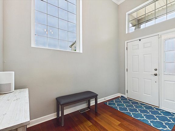 3rd image of 2727 Cameron Ct