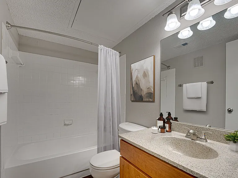 Timberglen Apartments — Photo 31