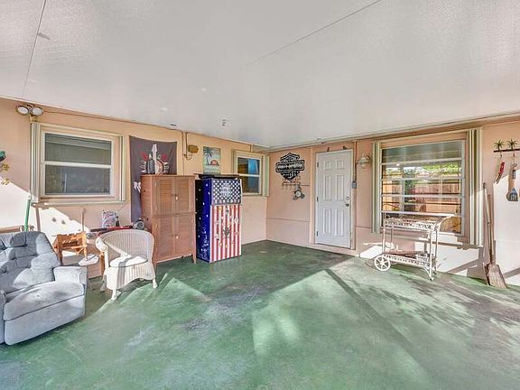 5th image of 2150 NE 53rd St